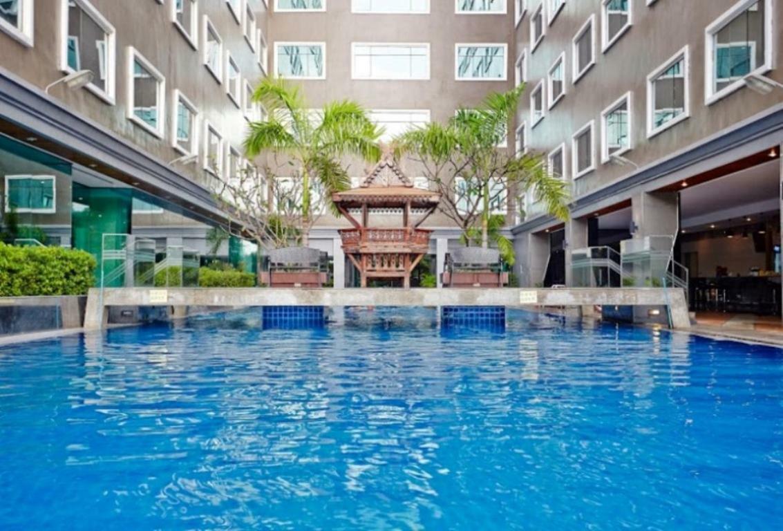 Ease Jomtien Hotel Exterior photo
