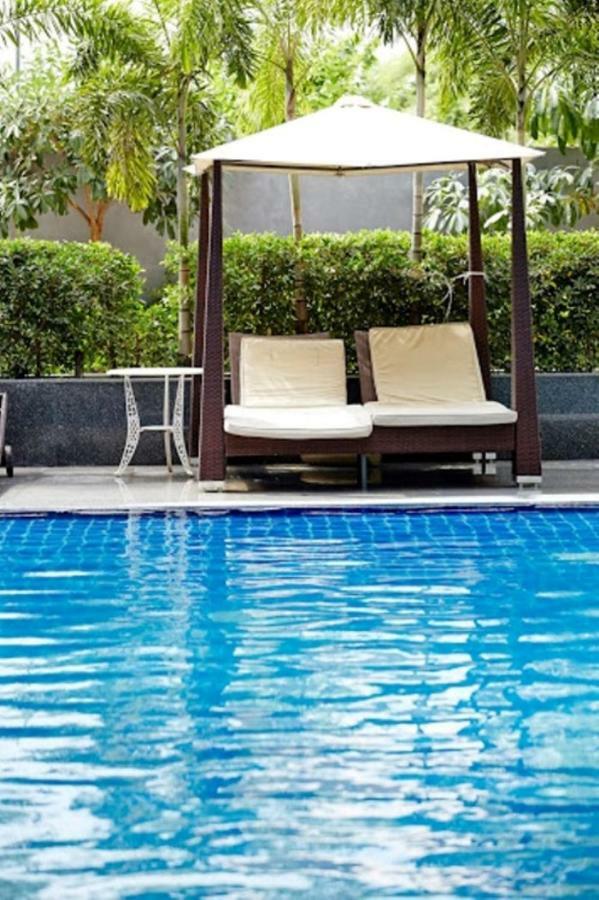 Ease Jomtien Hotel Exterior photo